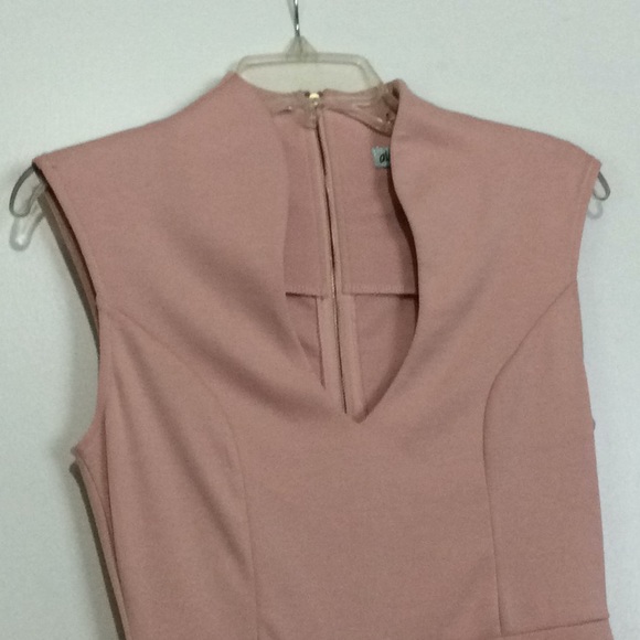 Almost Famous Body Con Fit 💥 Deep U Neck Dress - Picture 2 of 7